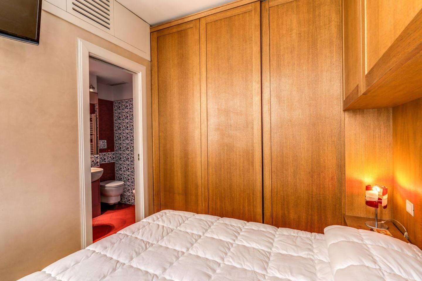 Flat In The Heart Of Vaticancity Apartment *